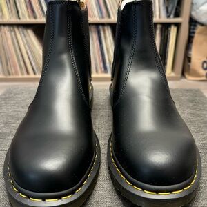 BNIB - Dr. Martens black chelsea boots mens US 12